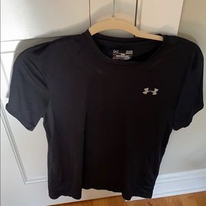 Men’s under armor heat gear short sleeve shirt.